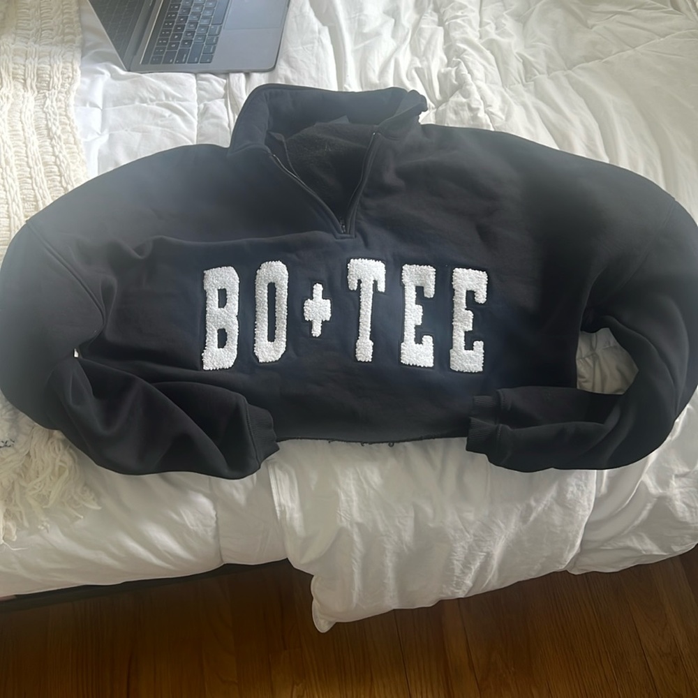 BO + TEE CROP sweatshirt